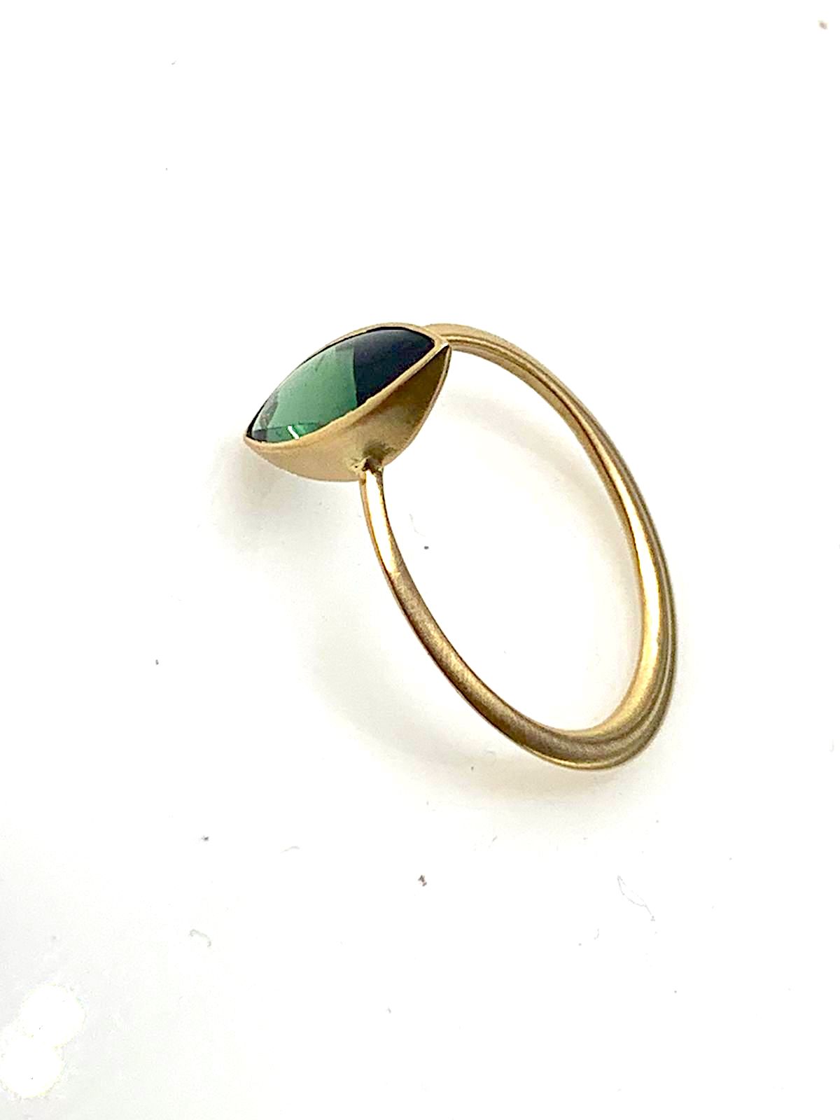 "Complexed Simplicity" - Handmade 18K Gold Ring with 0.86ct Green Tourmaline – Minimalist Design