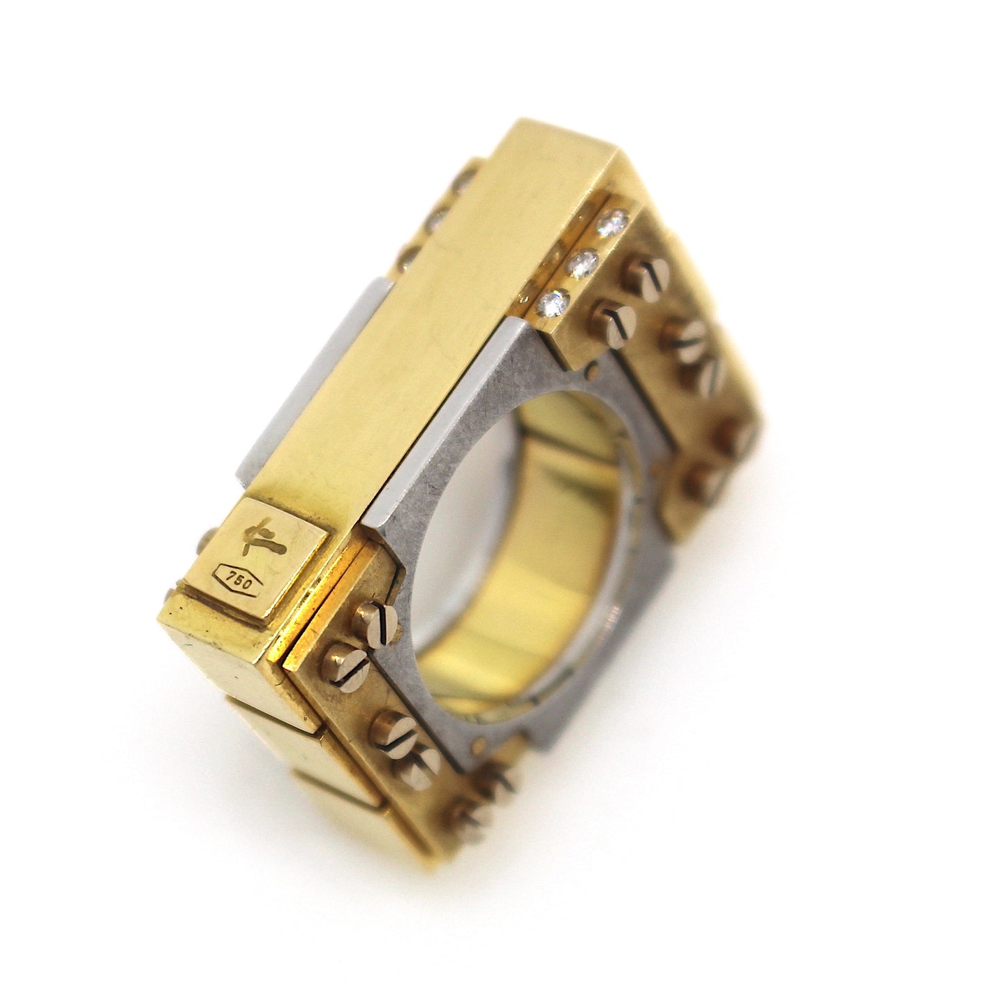 18ct gold ring by Constantinos Kyriacou. With diamonds. (2000)