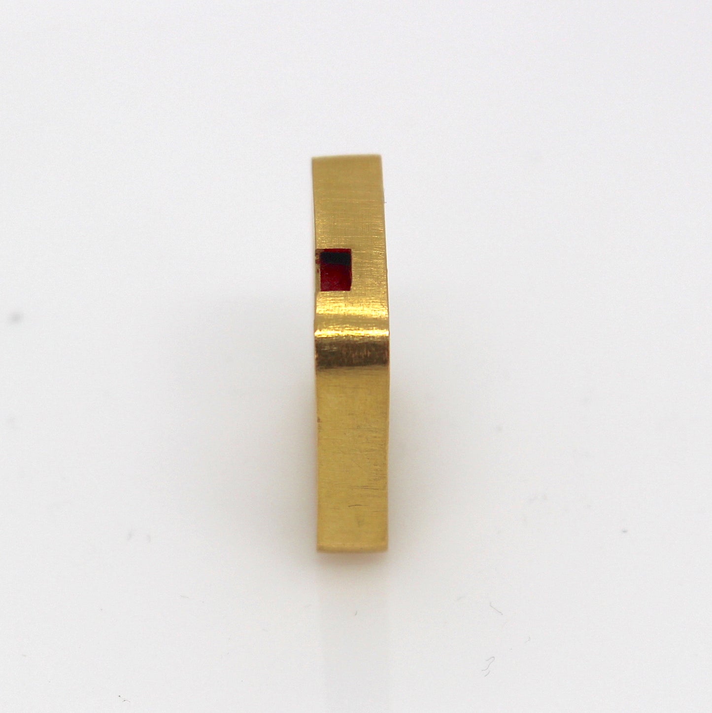18ct gold unisex ring. "Passed By" (2006)