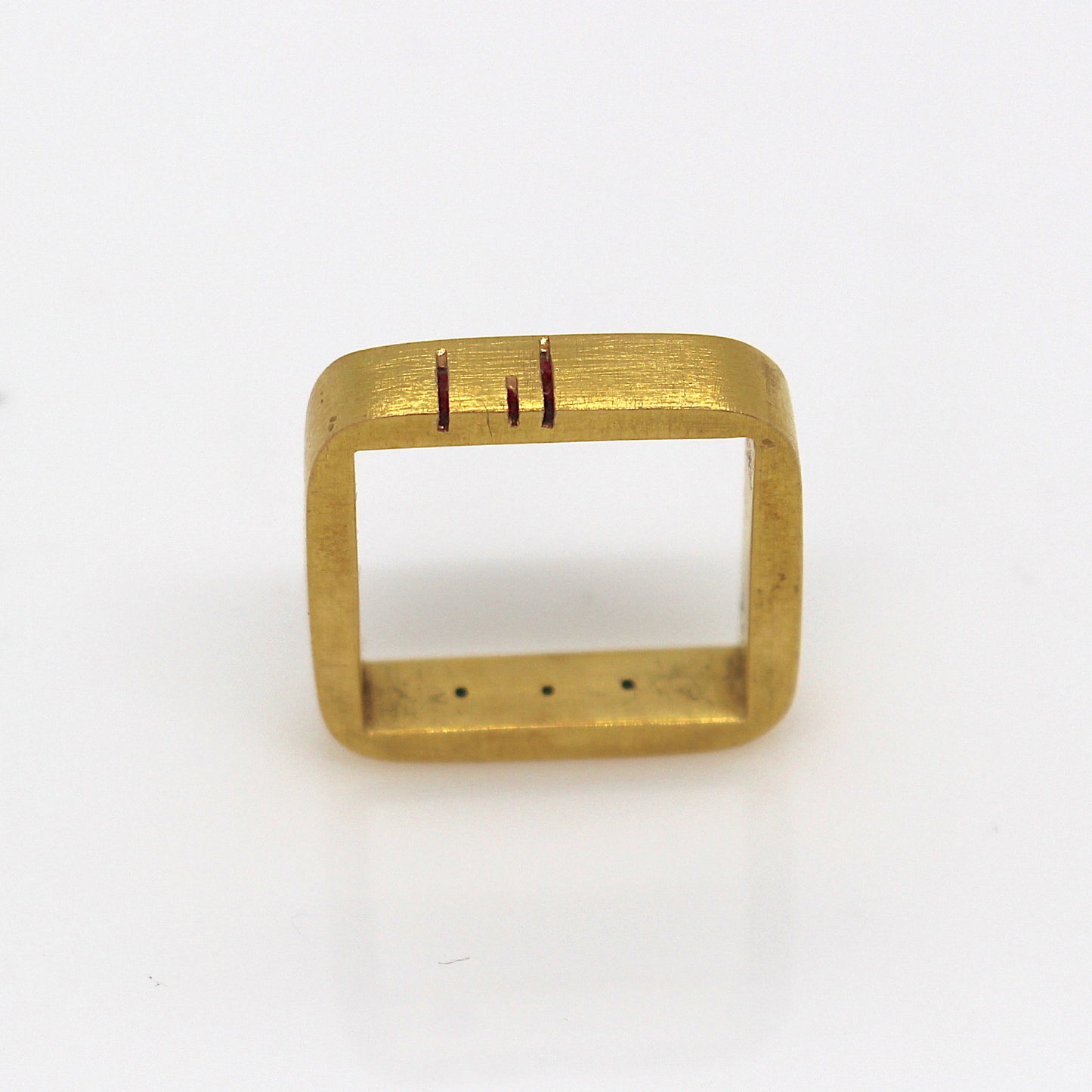 18ct gold unisex ring. "Limited Red" (2006)